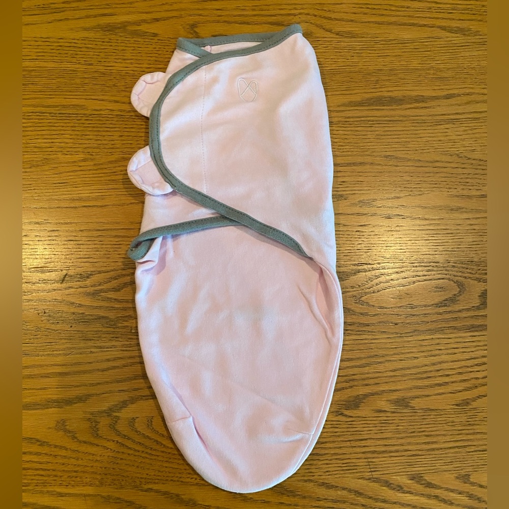 SwaddleMe Original Swaddle Velcro Wrap Keeps Baby Secure And Cozy. NB Size S/M